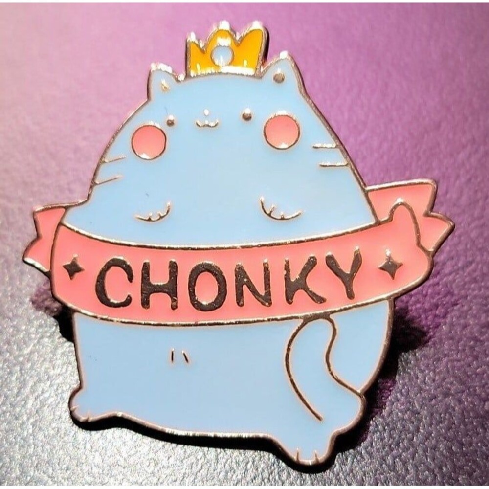 1 cute‎ King Chonky fat cat enamel pin, chubby cat